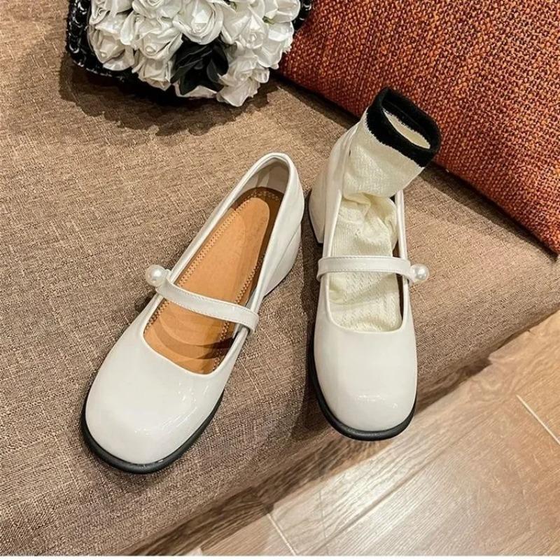 Spring New Style Women Shoes Elegant Pearl Buckle Square Heel Pumps Square Toe Leather Fashion Mary Jane Shoes Mid-heel Shoe