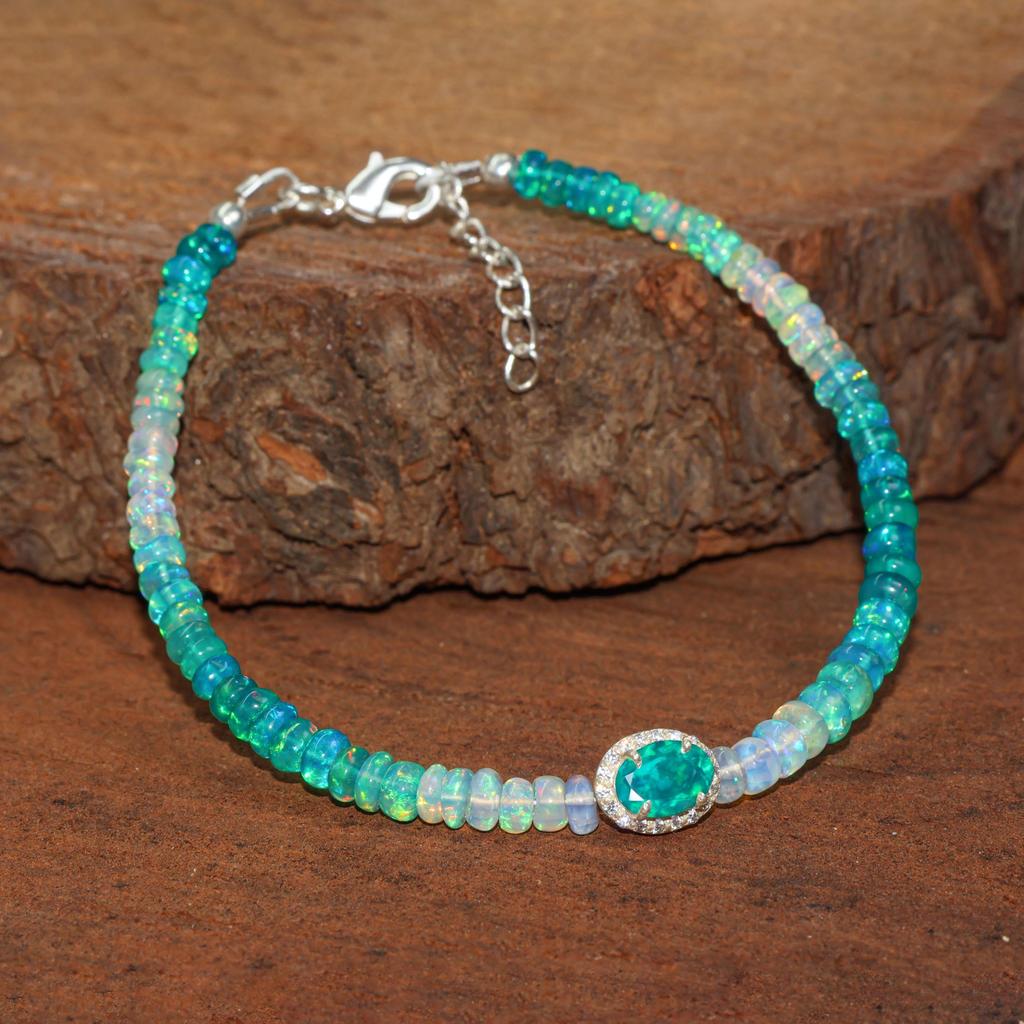 Natürliches Grünes Opal Glatte Perlen Charm Armband, Grüner Opal Ovaler Charm Goldarmband, Handgemachtes Armband, Oktober Geburtsstein, Geschenk für Sie