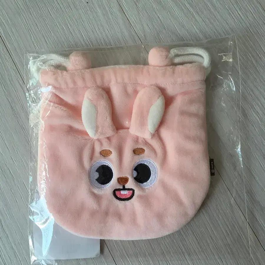 DAY6 Feature) String Pouch Pil