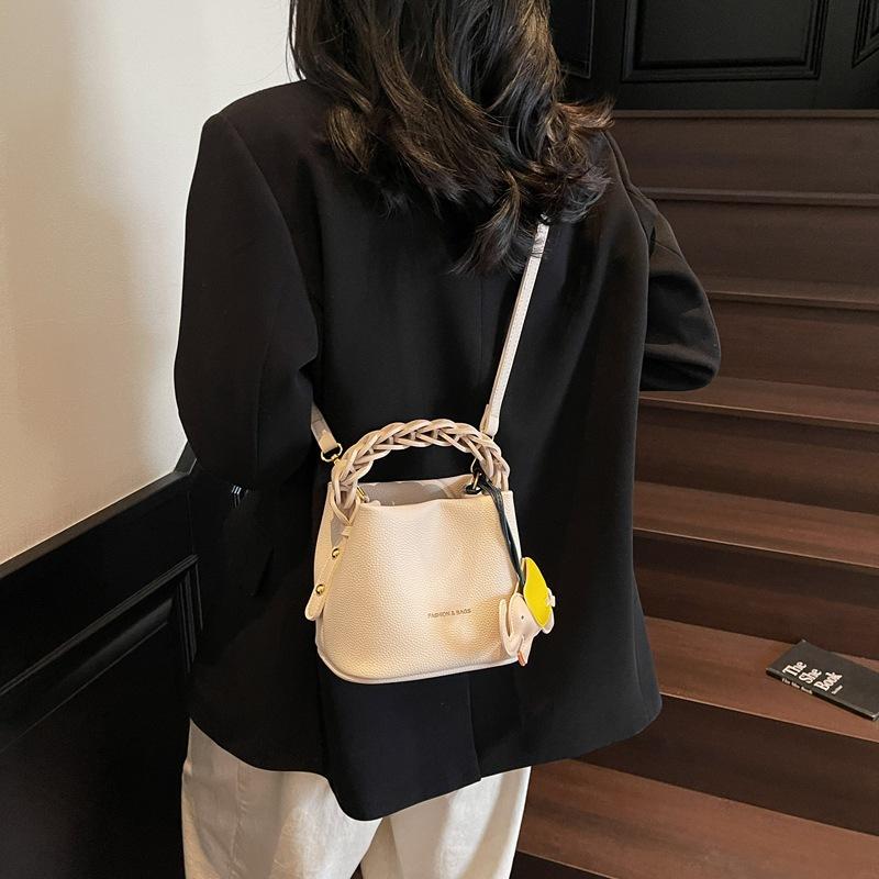 

Женская сумка-ведро из мягкой кожи, новая модная, универсальная повседневная на плечо/через плечо no pendant