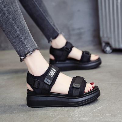Sportsandalen 2025 Sommer Neue Modische Schwammkuchenschuhe Dicker Boden Schräger Absatz Flache Strandschuhe