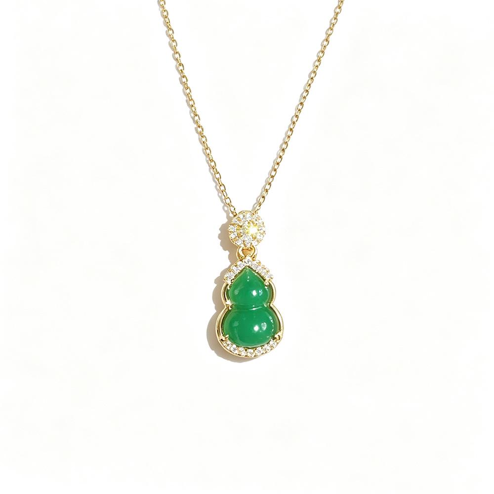 Exquisite Green Gourd Necklace for Women - Summer Luxury, Versatile Clavicle Chain Jewelry