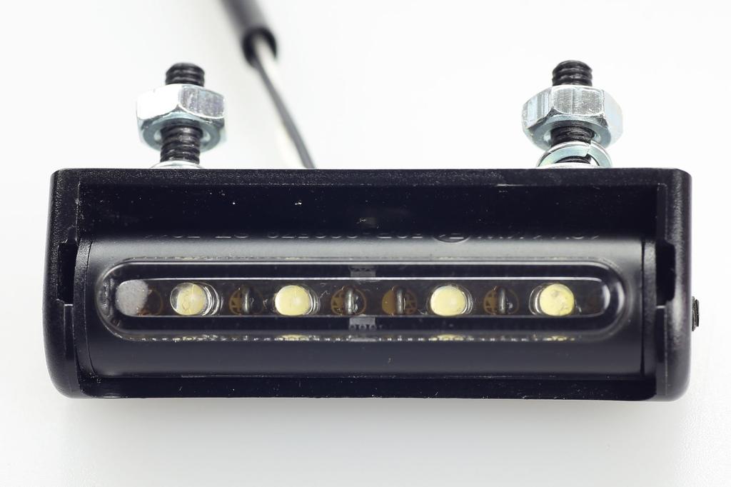 Kijima 217-6151 Motorradteile Kennzeichenleuchte LED Winkelverstellbar Weiß Universal