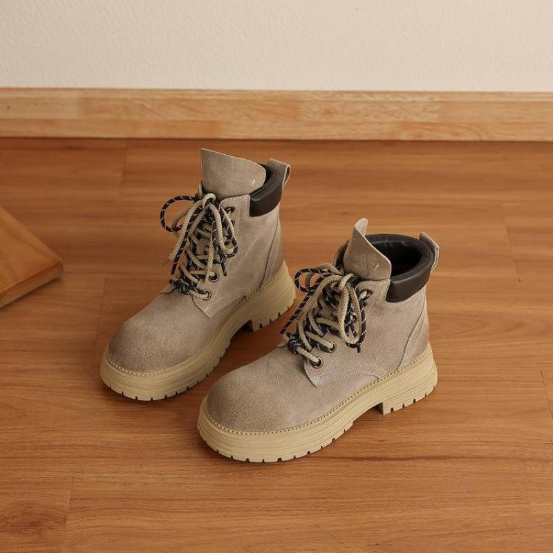 Autumn and Winter Women's Knight Boots Rubber Platform Large Size Women's Boots Middle Heel Round Head Versatile Leather New Cowhide Short Boots