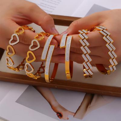 Korean Style Elegant Geometric Titanium Steel Diamond Bracelet for Women - Light Luxury & Color-Preserving Design