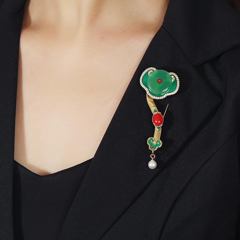 Auspicious design brooch female retro high-end temperament classical Chinese style luxury pin cheongsam with accessories
