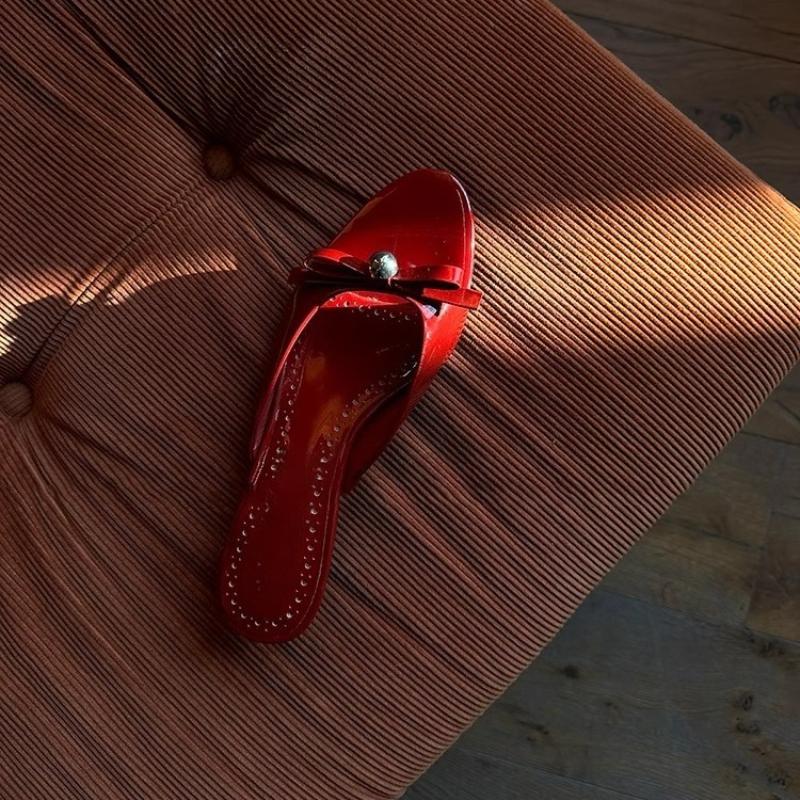 Fashion 2025 New Summer Bowknot Flip Flops Round Head Kitten Heel Slippers Outdoor Pearl Design Open Toe Slip-On High Heel Sandals  Size