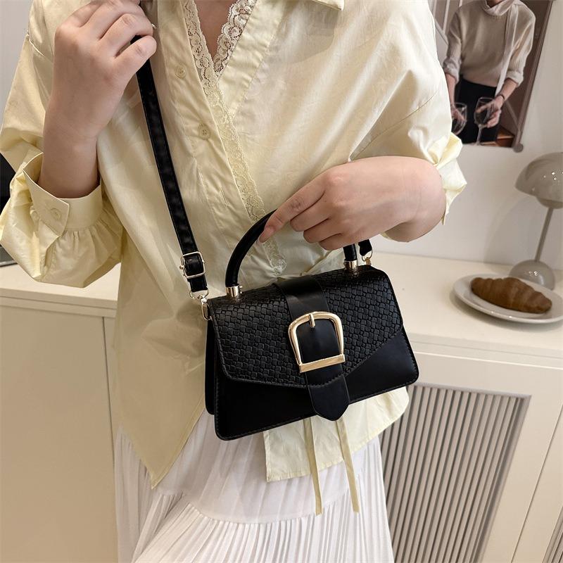 One shoulder messenger bag high sense spring and summer new light luxury simple fashion personality casual temperament handbag women
