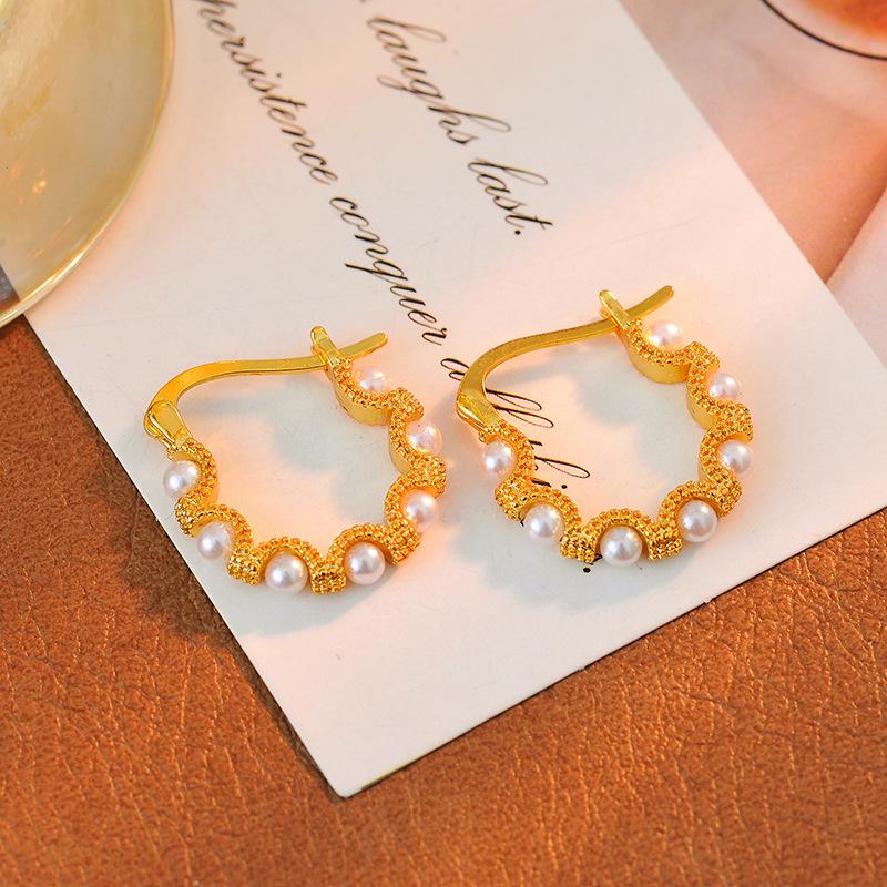

Elegant French Retro Pearl Zircon Earrings - High-End Luxury Design золотой