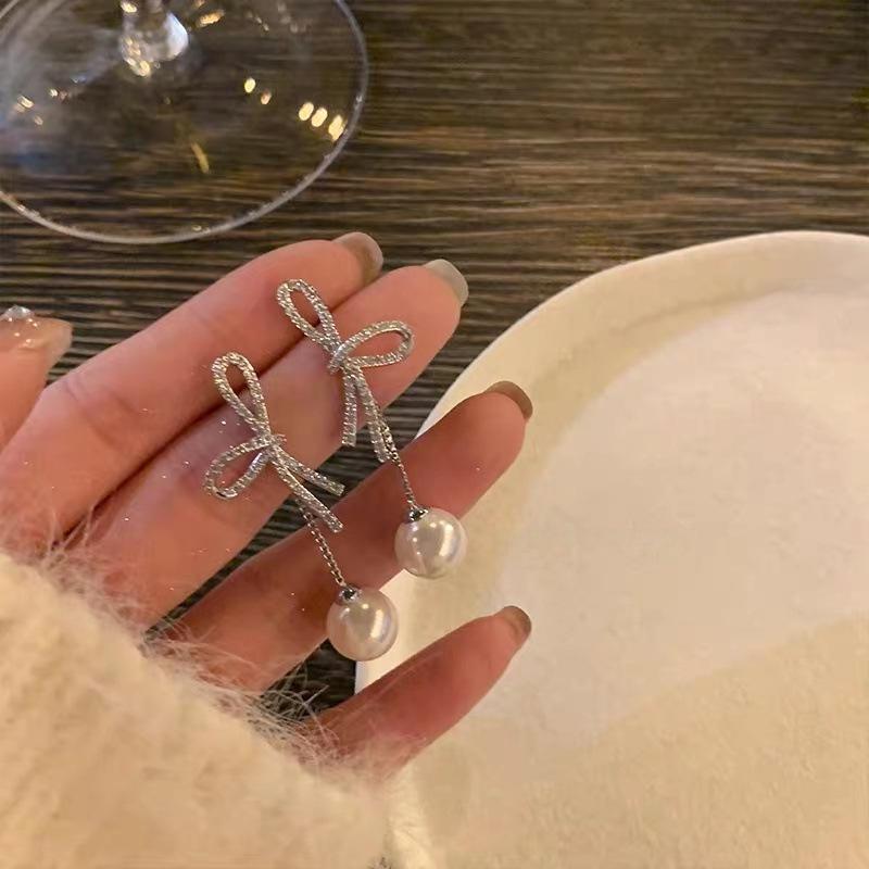 S925 Silver Needle Zircon Tassel Earrings: Fashionable, Luxurious, and Exquisitely Simple for Women