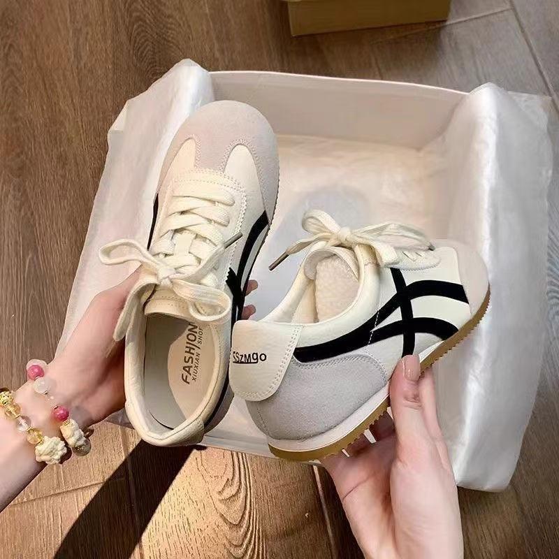 Women's Little White Shoes 2 Spring and Summer New Flat-bottomed Versatile Sports and Leisure Shallow Mouth Leather Board Shoes