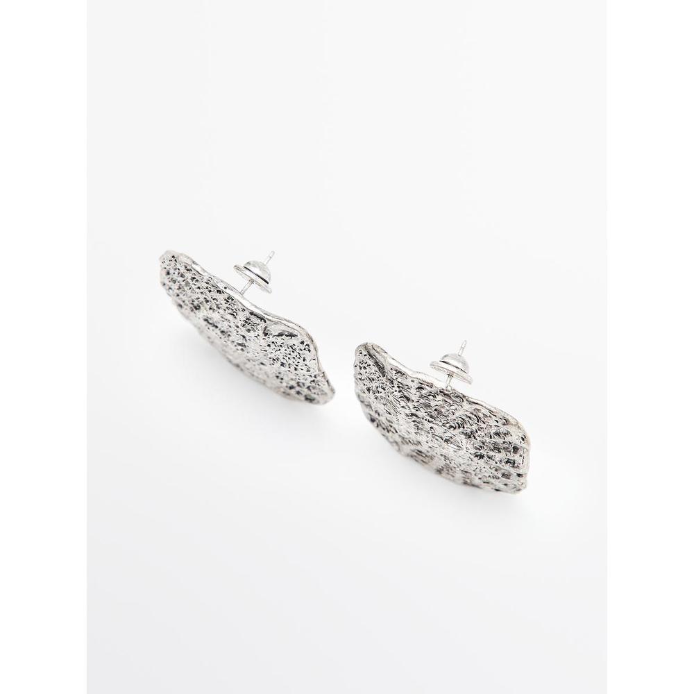 Textured Medallion Earrings 04605606808