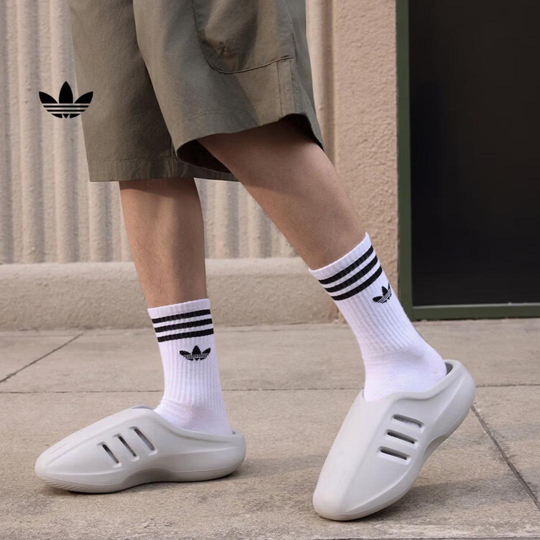 

Adidas ADIFOM II INFINITY Шлепанцы-мюли - Обувь Mueller - Adidas Узор клевер JS4705 36.5 светло-серый
