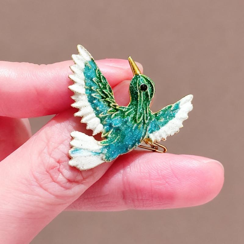 Blue Color Hummingbird Bling Brooch for Women Brooches Pin Badges Alloy Backpack Icons Girls Jewelry
