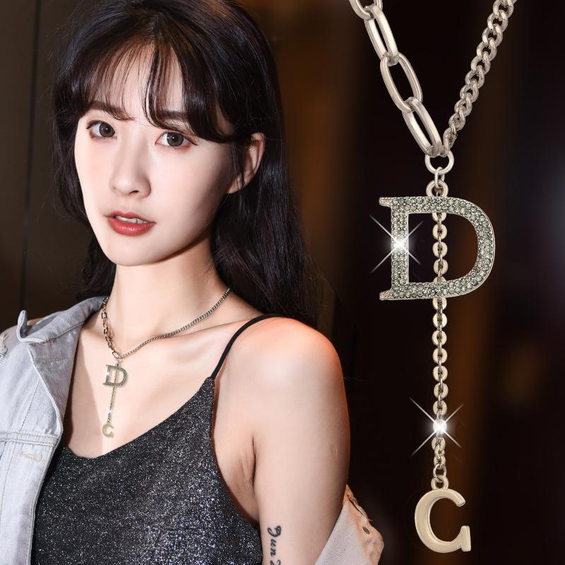 Autumn And Winter Versatile D Letter Fringed Women'S Necklace Douyin Same Collarbone Chain And Sweater Chain