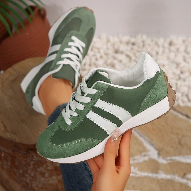 Autumn Women Casual Sports Shoes 2026 Comfortable Non Slip Outdoor Casual Shoes Soft Sole Retro Female Sneakers