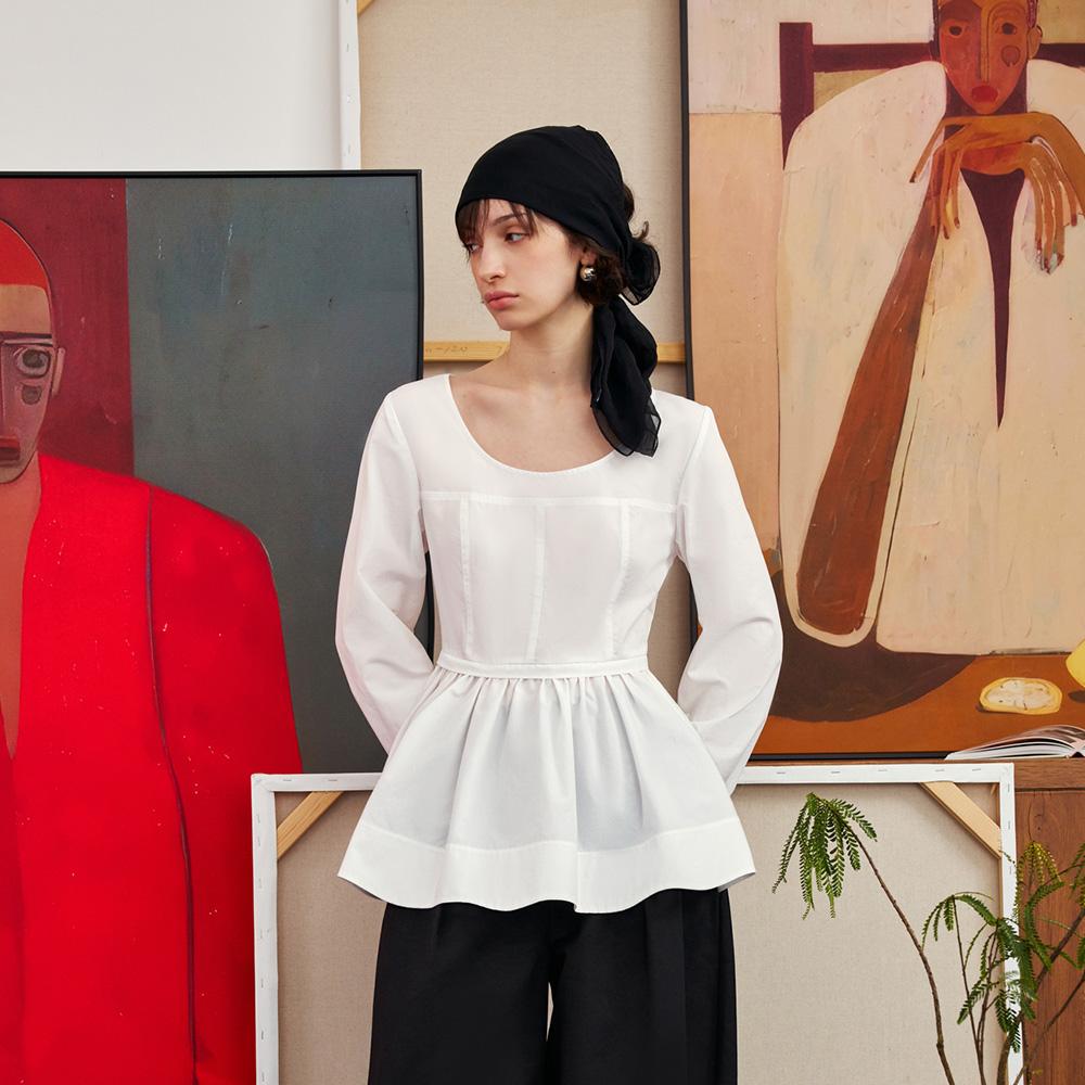 Waiwaiaiem Yy_Long-Sleeved U-Neck White Top