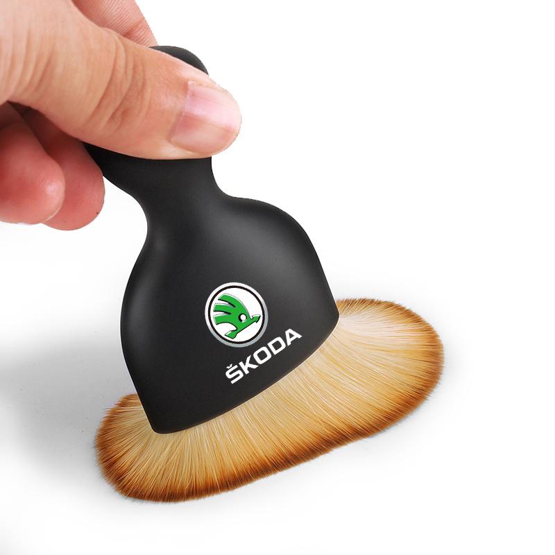 1/2pcs Car Crevice Dust Removal Artifact Brush Cleaning Brush Too For Skoda Octavia Superb Rapid Kodiaq Karoq Fabia Kamiq Roomster Citigo