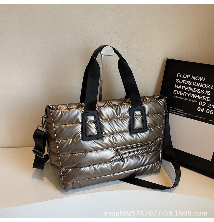 

2025 new niche cotton clothes feel messenger bag trend modern fashion men and women large capacity portable messenger tote bag шампанского