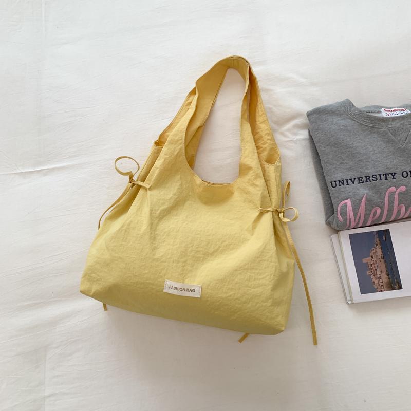 Minimalist Nylon Hobo Bag for Women Casual Everyday Use Large Capacity Shoulder Tote Bag Soft Fabric Fashion Design