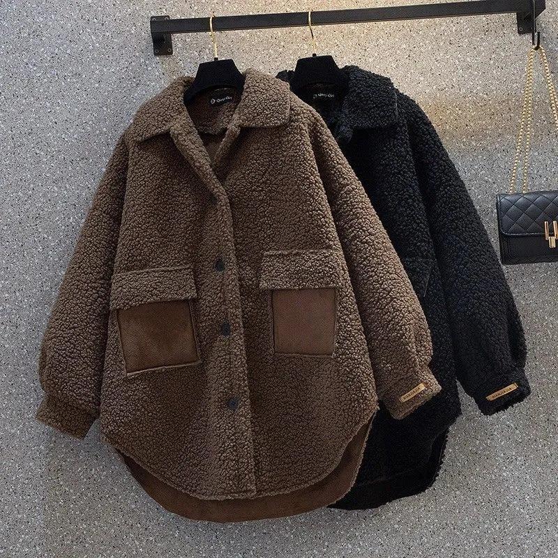 Damen Herbst- und Winterkleidung in Übergröße ist modisch und schlankmachend, verdickte Jacke im Lammwollimitat-Stil