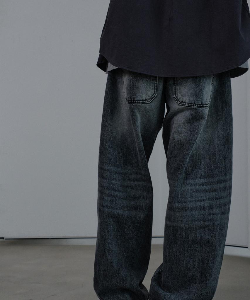Daibeuin Wide Curved Denim Pants (Washed Black)