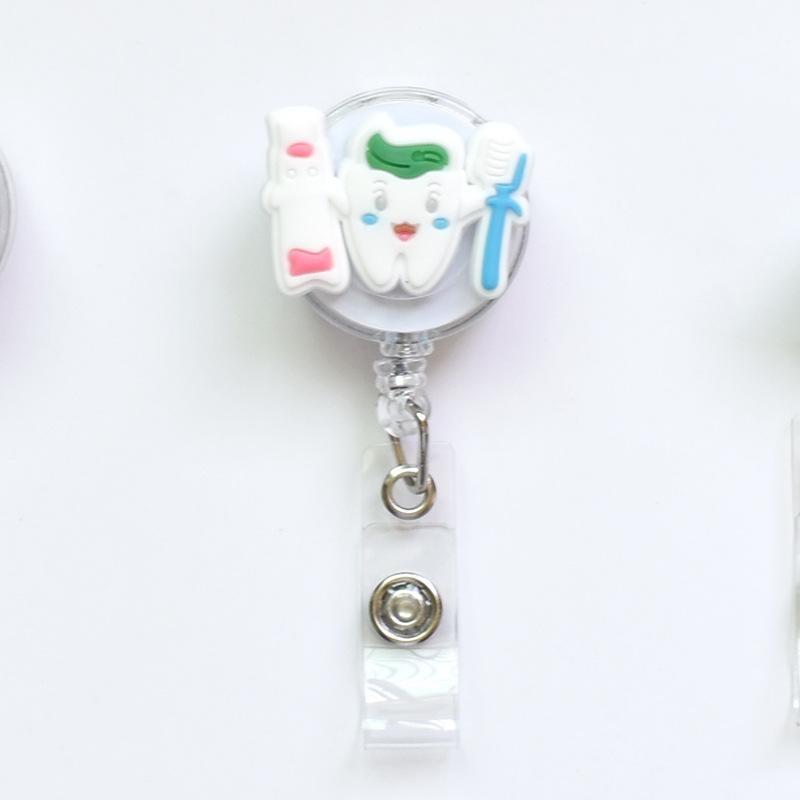 Fivela retrátil médica dos desenhos animados médico enfermeira licença de trabalho cordão criativo fácil de puxar fivela certificado marca nome