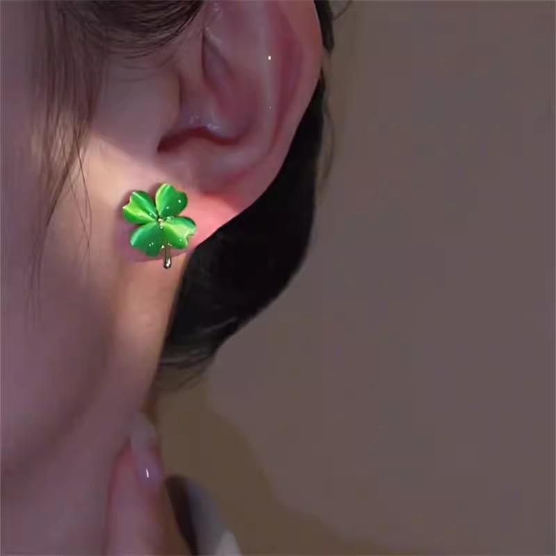 Lucky Cat's Eye Stone Four Leaf Clover Earrings for Women Green Delicate Stud Earring Elegant Jewelry Banquet Gift for Mom