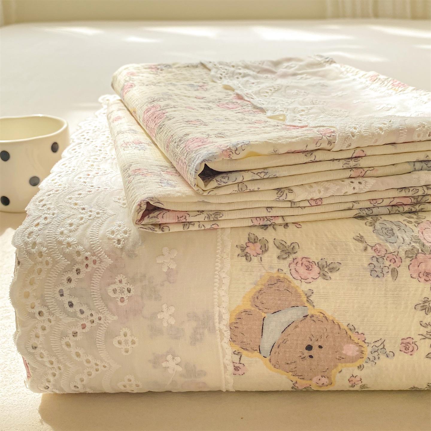 

Постельная простыня класса А из двухслойной пряжи, цельная, с кружевом, стеганая простыня, студенческое общежитие, набор из трех предметов, 3 одинарные наволочки 160 × 245cm sheet single piece