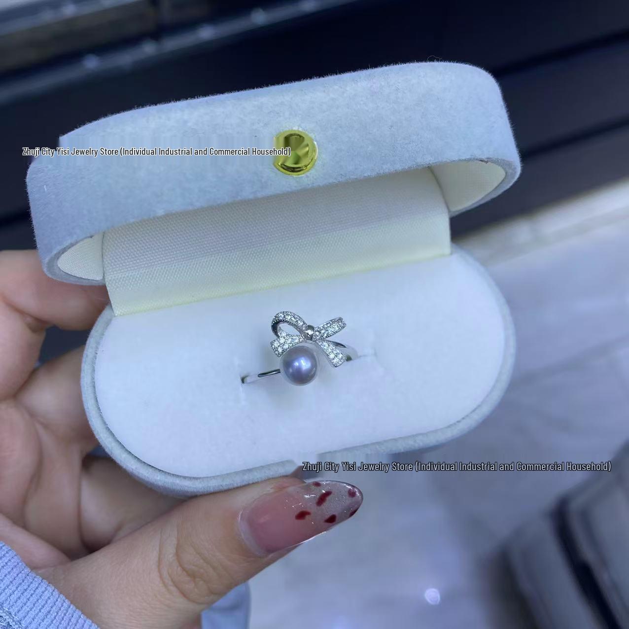 

Регулируемое кольцо из стерлингового серебра с натуральными барочными жемчужинами 6-7 мм