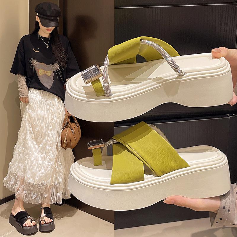 

2025 summer new new Chinese rhinestone gemstone simple and versatile temperament design trendy outer wear comfortable slippers 40 зелёный