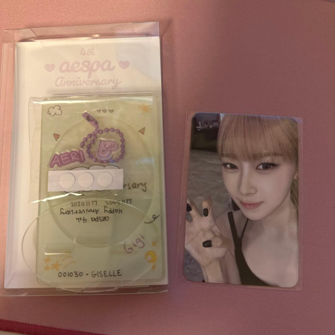

[Б/В] aespa 4-та річниця Жизель АКРИЛОВИЙ СТЕНД