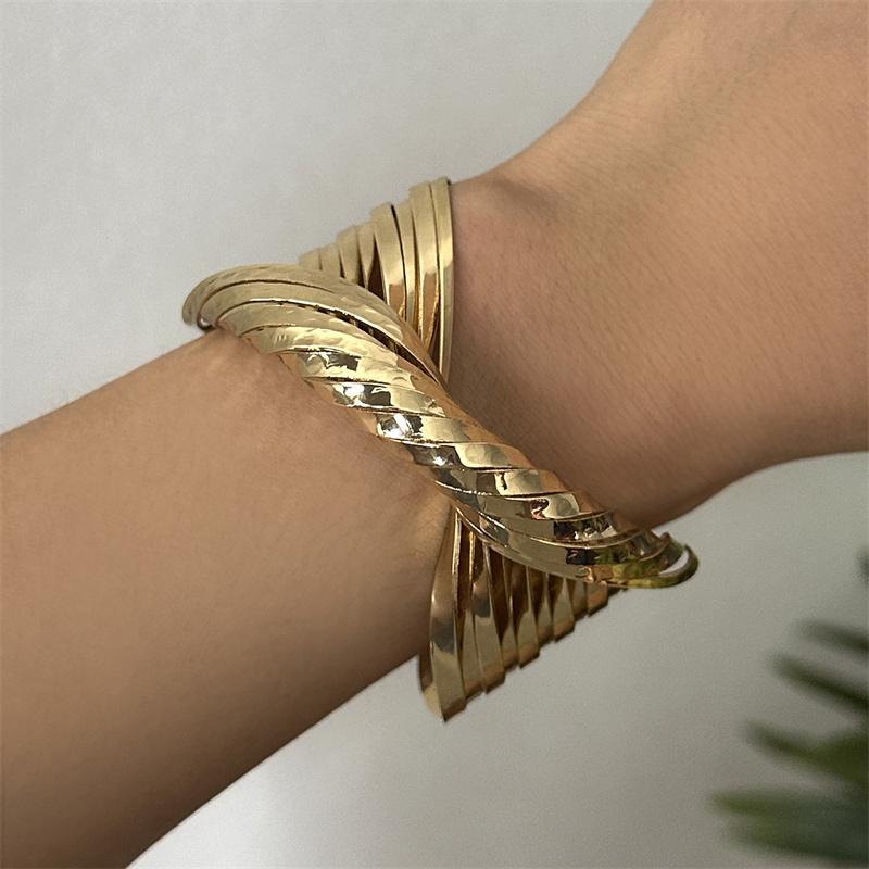 Trend Chunky Gold Color Twisted Cuff Bangle Bracelet for Women Hip Hop Irregular Geometric Wide Wristband Statement Jewelry