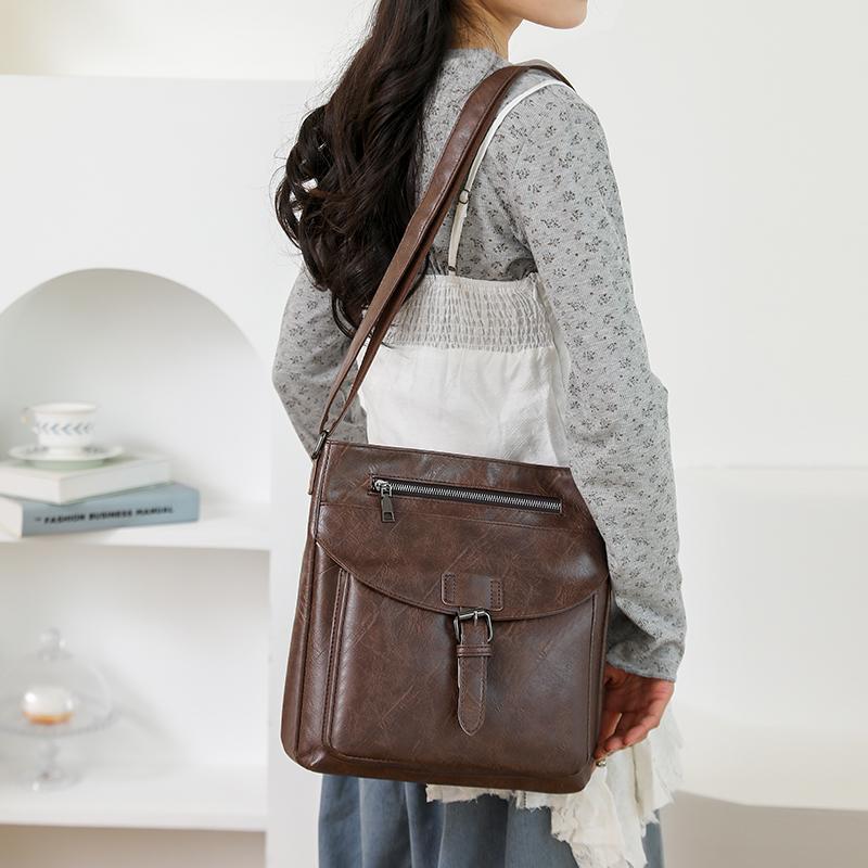 Lightweight Retro Messenger Bag Women's Bag Large Capacity Crossbody Bag PU Shoulder Bag