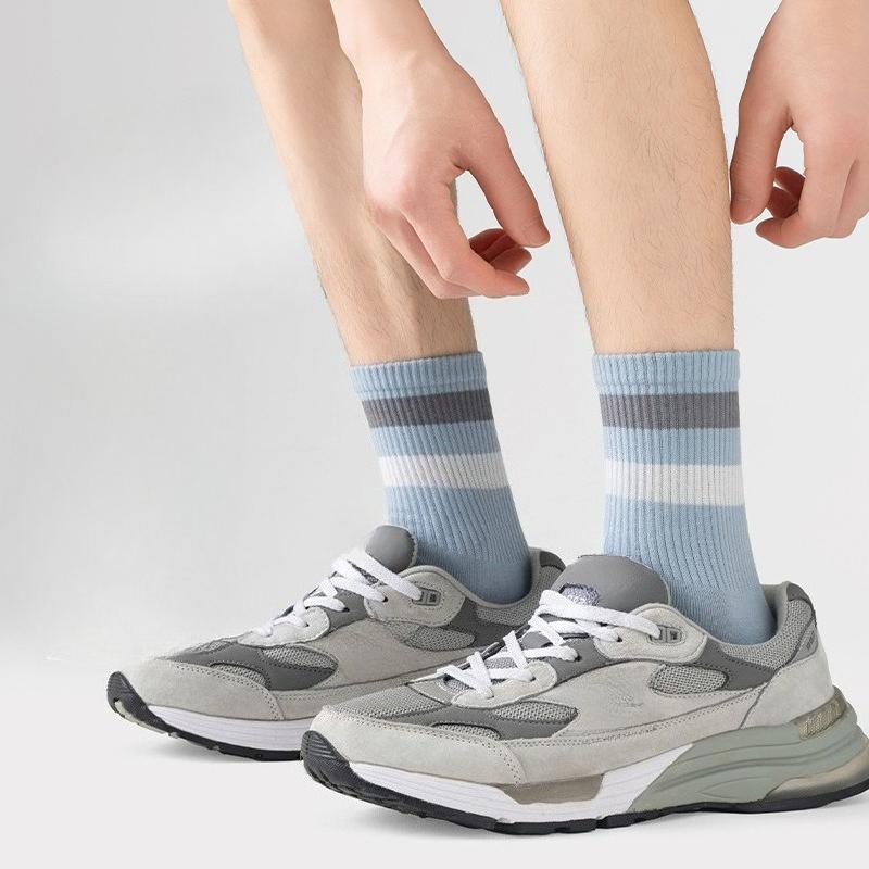 Men's Mid-calf Socks for Spring and Autumn, Antibacterial, Sweat-absorbing and Breathable. Men's Striped White Casual Socks for Spring and Autumn