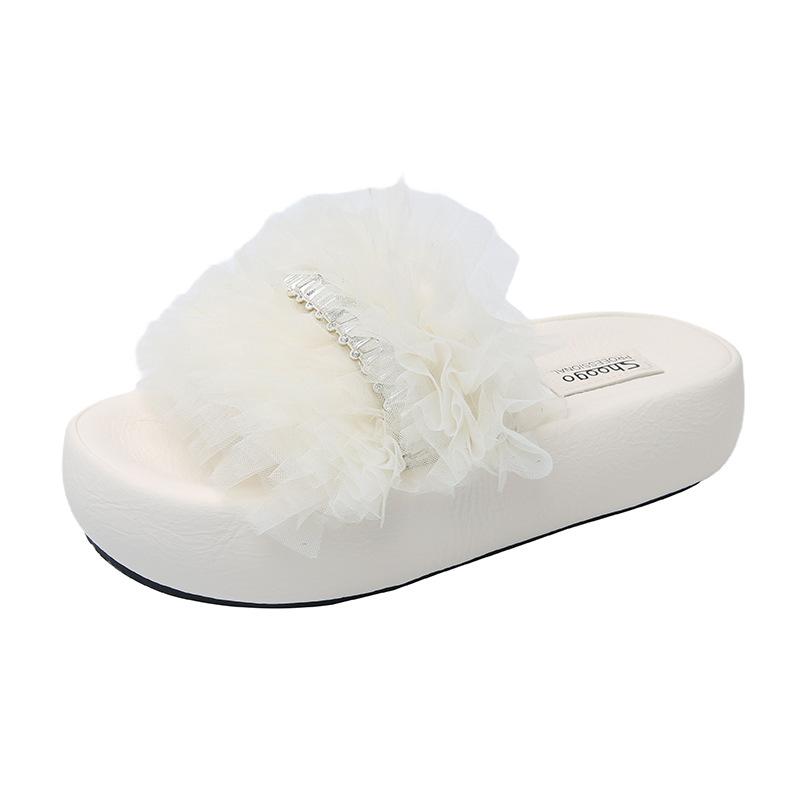 French Small Fragrant Style Slippers Women's Summer Wear 2025 New Internet Celebrity Fashion Rhinestone Thick Bottom Beach Sandals