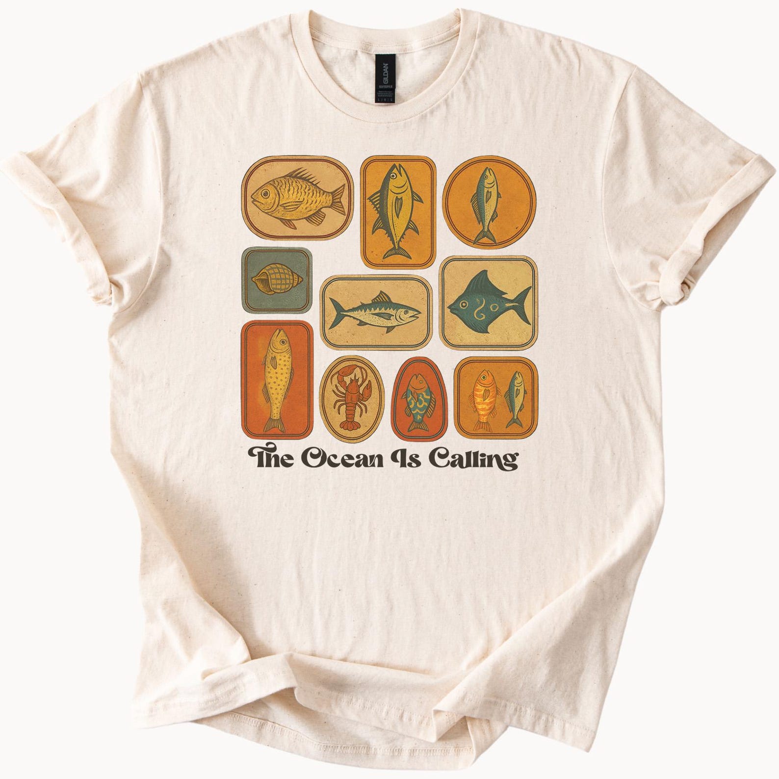 The Ocean Is Calling Graphic T Shirt Retro Sea Life Fish Lobster Shell Ocean Animal Art Tee Nature Lover Beach Coastal Shirt 140