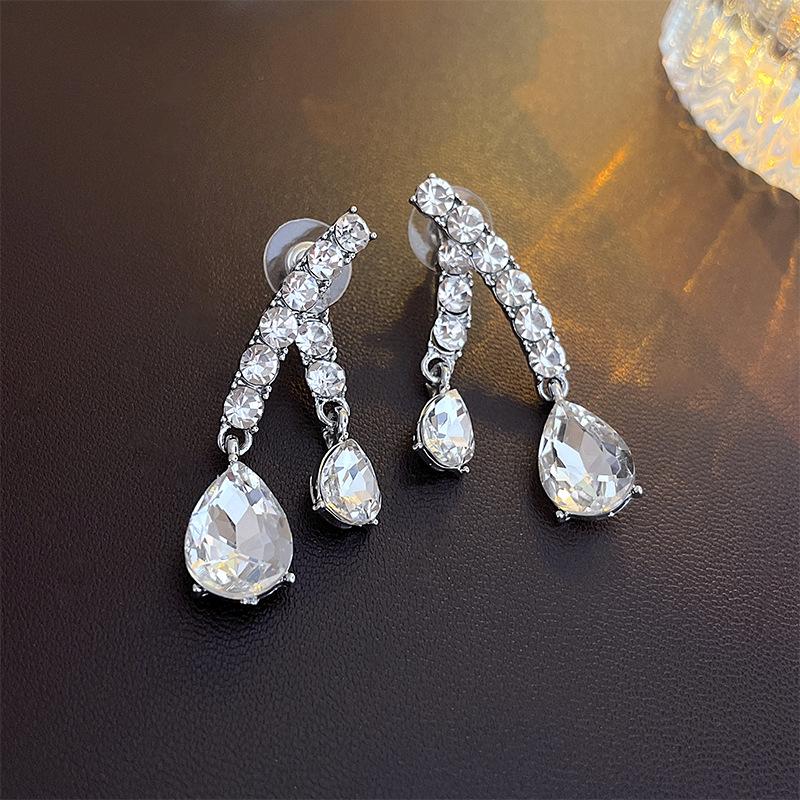 Diamond water drop geometric silver needle earrings personality light luxury temperament Internet celebrity earrings
