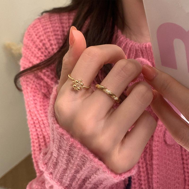Sophisticated Design Floral Copper Ring For Women With Adjustable Size For Trendsetters