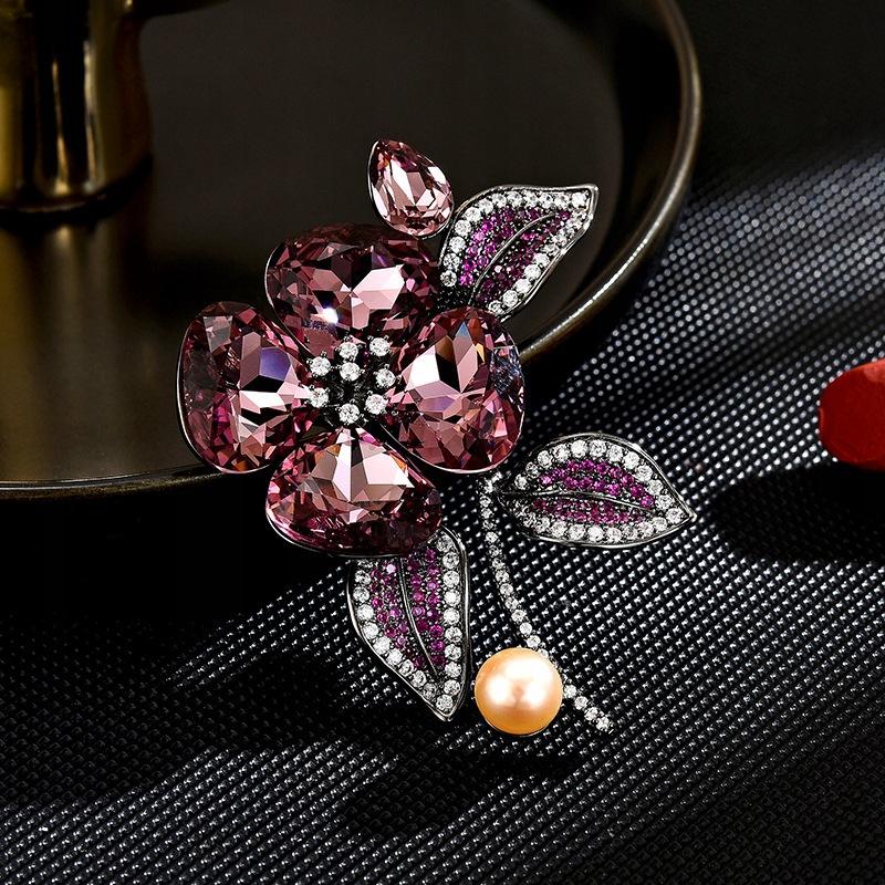 Women'S Flower Brooch With Pearl And Rhinestones Pinets