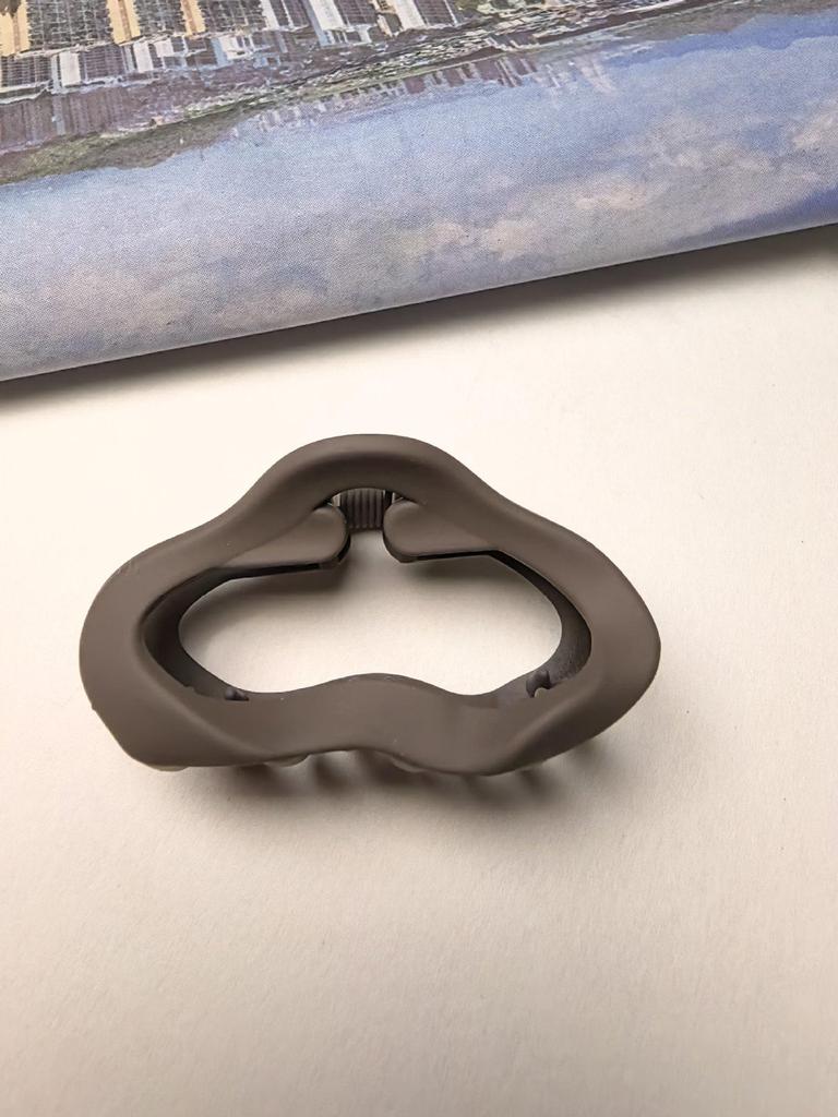 4cm Frosted Milk Coffee Hair Claw Clip for Women’s Updo – Small, Simple, Shark Design