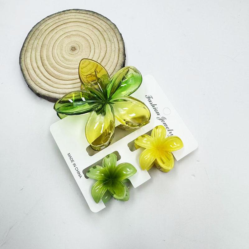 Sada skřipců do vlasů s frangipani: Květinové vlasové doplňky s imitací mramoru pro módní svátky