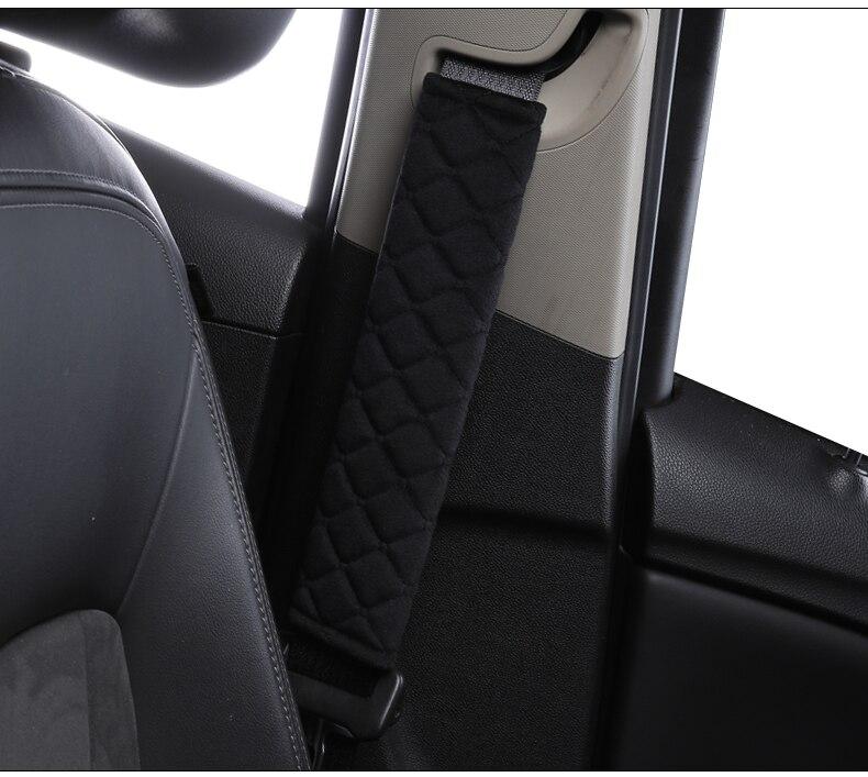 Comfortable and Adjustable Seat Belt Covers in Soft Velvet Fabric - Perfect for Car, Truck, SUV, Backpacks
