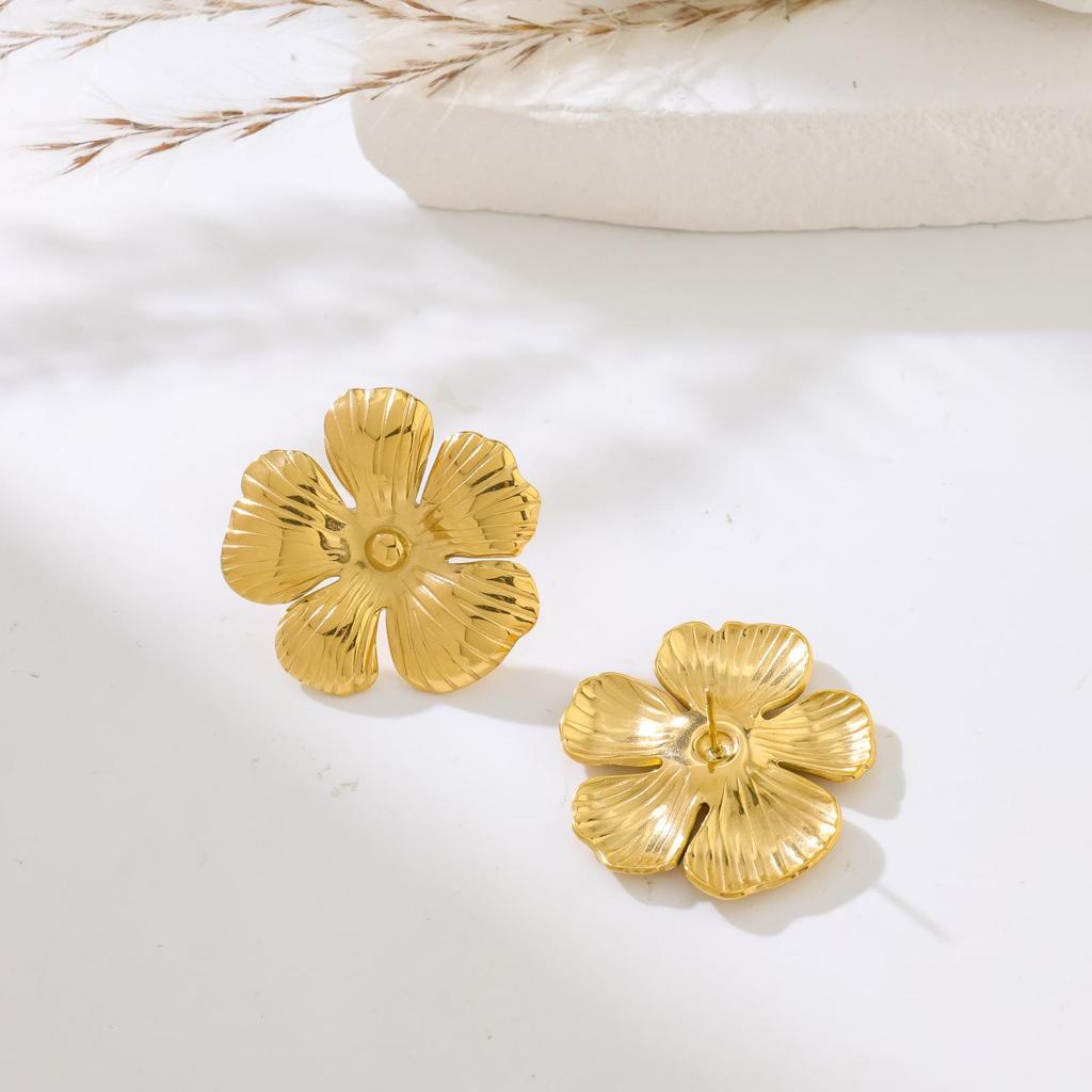 Personalized Design Vertical Pattern Flower Stud Earrings Fashion Temperament Elegant Titanium Steel Earrings Women Do Not Fade Versatile