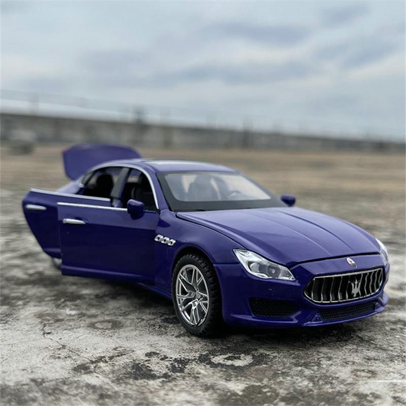 1/32 Maserati Quattroporte Alloy Car Model Diecasts Metal Toy Vehicle Car Model Simulation Sound Light Collection Childrens Gift