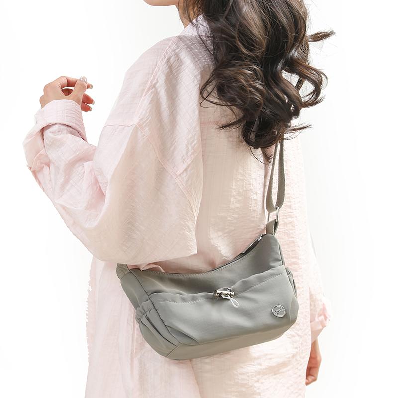 Large Capacity Shoulder Bag Commuter Women's Bag Lightweight Commuter Crossbody Bag