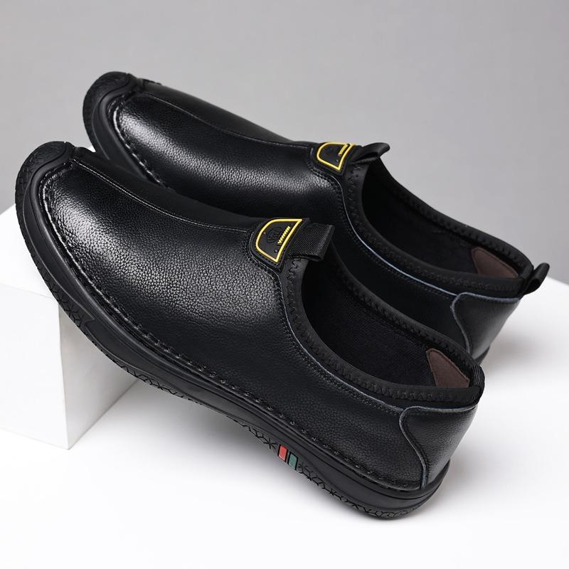 Fashion Spring Autumn Leather Slip-on Loafers for Women Fashion Light Soft-soled Men's Driving Shoes Designer Business Dress Shoes Male