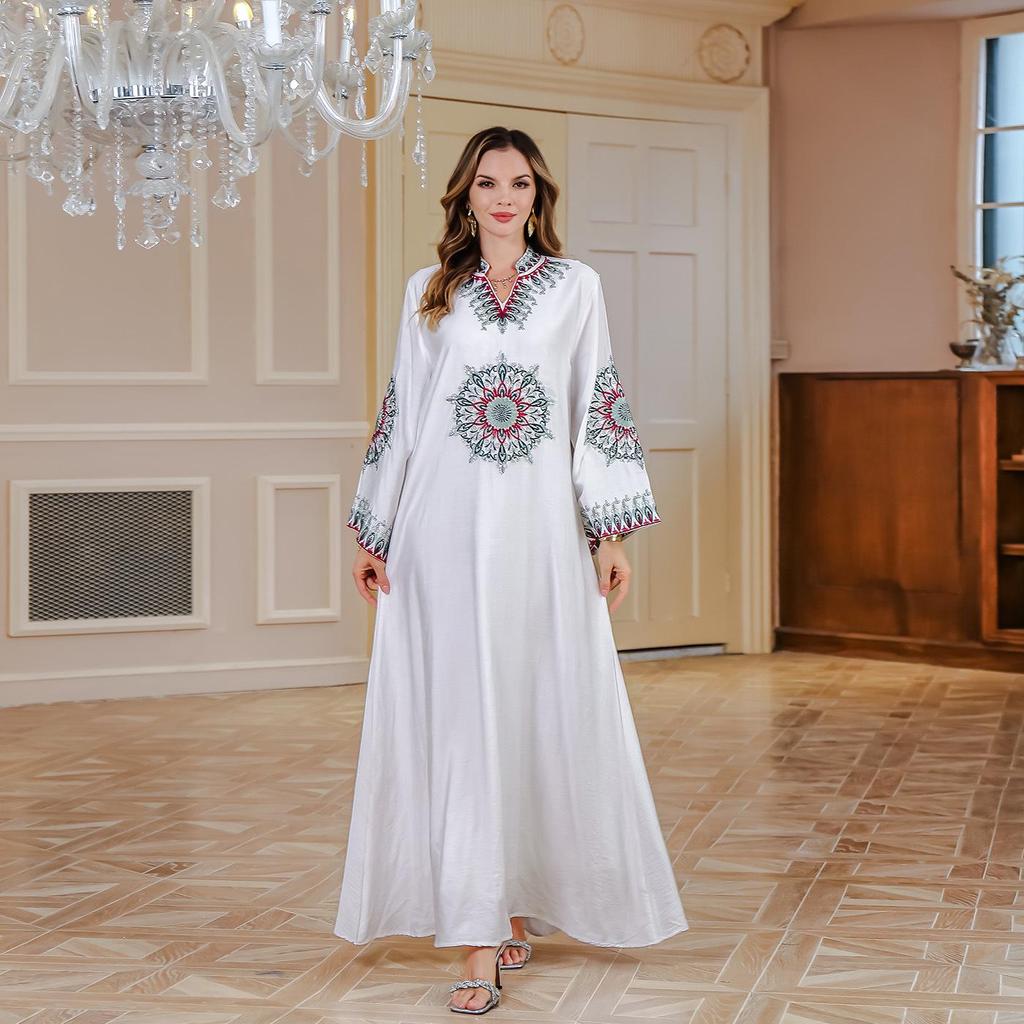 In-Stock Embroidered Abaya: Loose-Fit Women's Dress, Middle Eastern Style