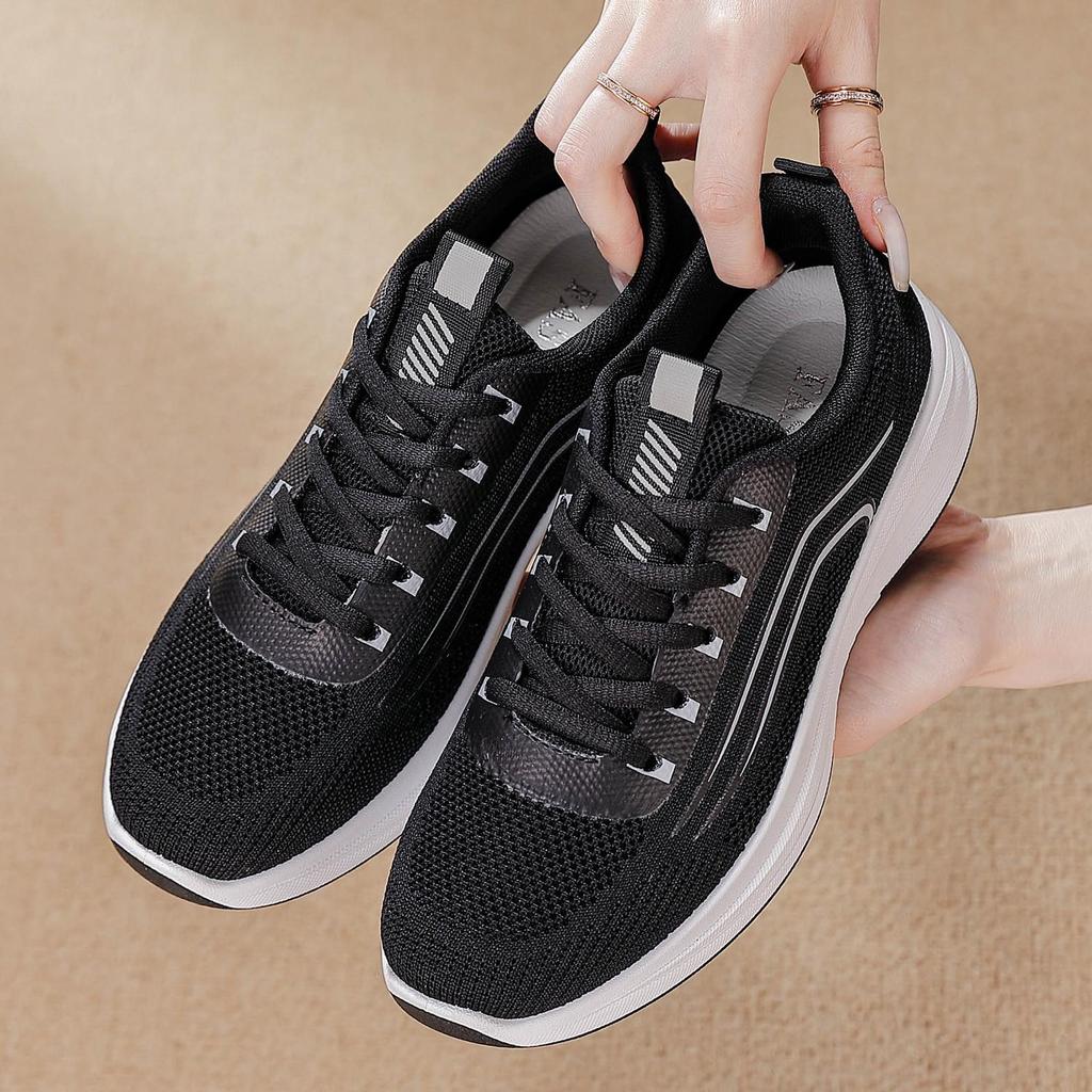 2026 Autumn Women's Lightweight Breathable Casual Low-Top Running Shoes