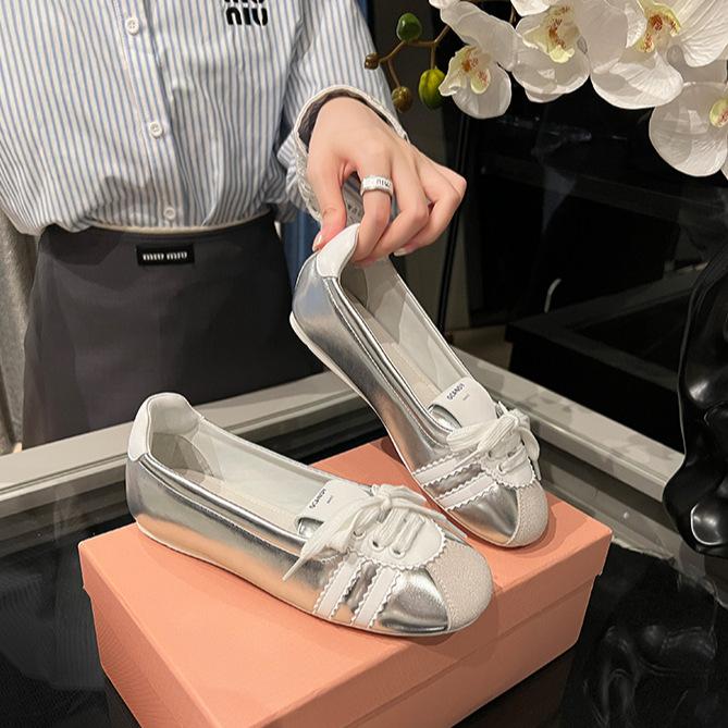 

[Swan Lake] White comfortable and fashionable versatile summer leather soft-soled shallow mouth casual spring thick heel ballet shoes 40 серебряный